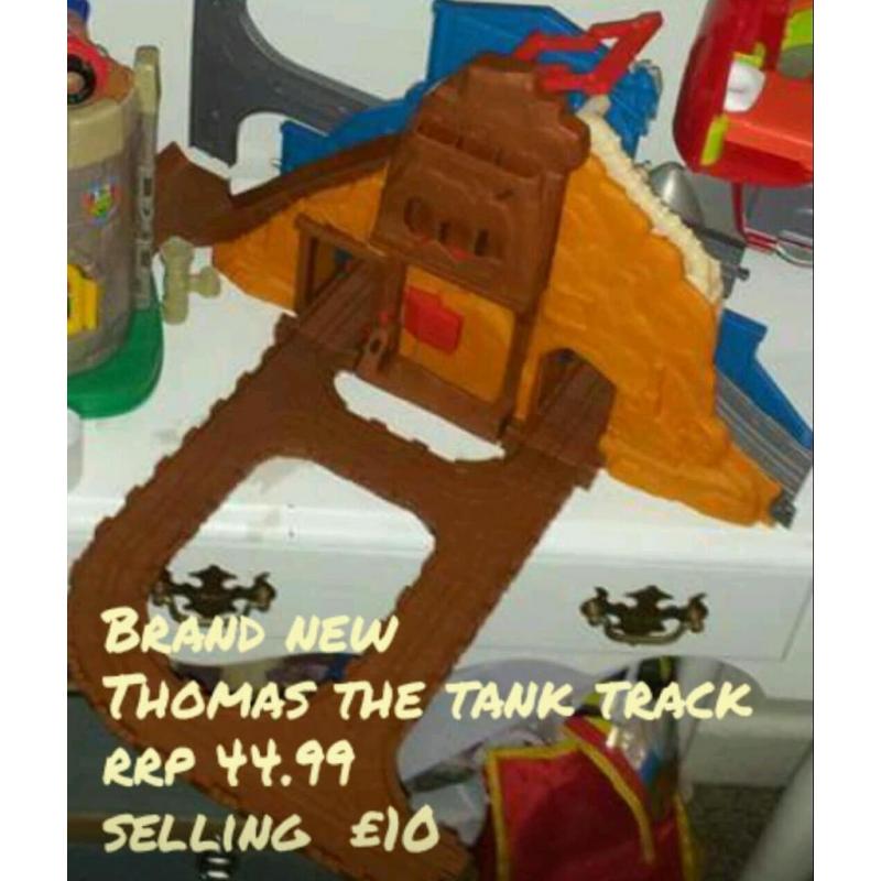 Thomas the tank dinasour track