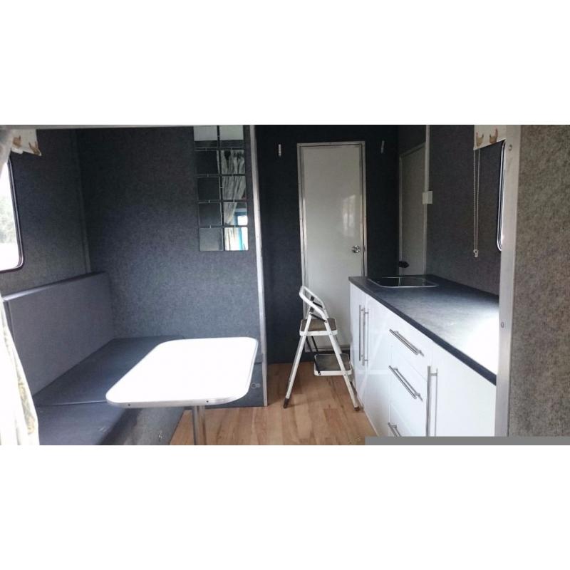 7.5 t horsebox 3 horse & Living 12 months mot