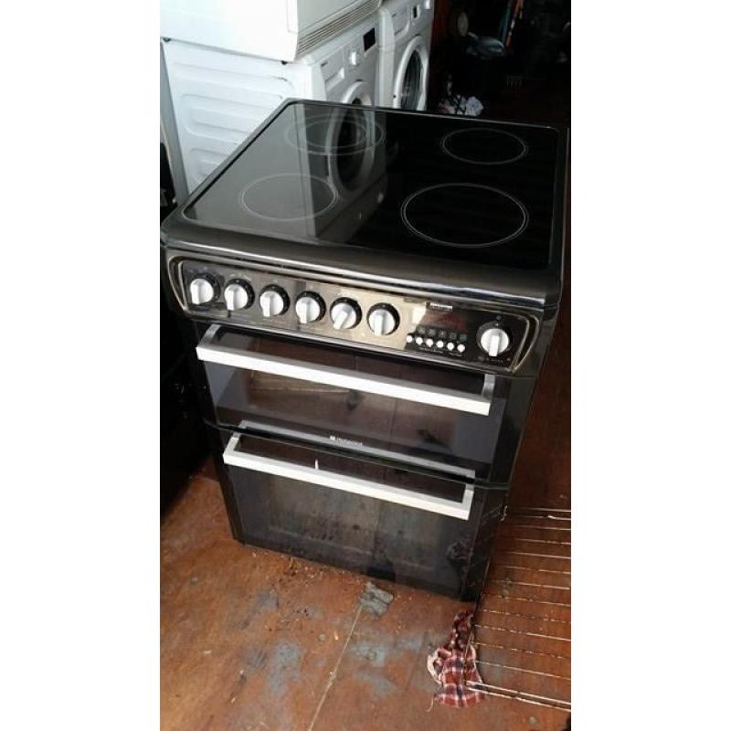 Hotpoint Electric Cooker - Ceramic hob / Excellent Condition / Free local delivery