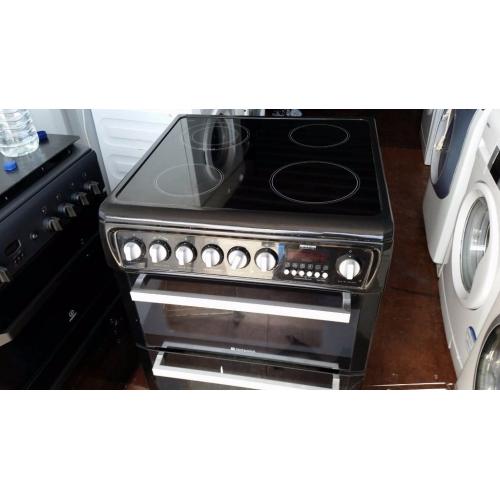 Hotpoint Electric Cooker - Ceramic hob / Excellent Condition / Free local delivery
