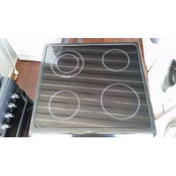 Hotpoint Electric Cooker - Ceramic hob / Excellent Condition / Free local delivery