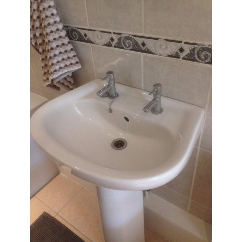 Bathroom sink