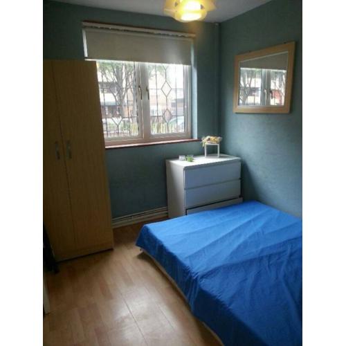 *3 Cheap Rooms Available in Trendy Location!