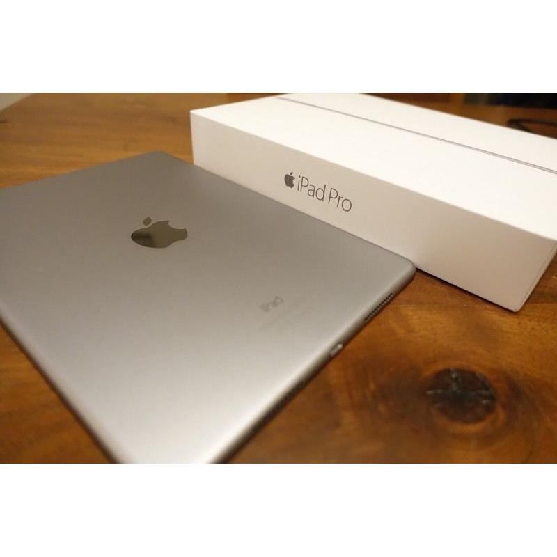 12.9-inch Apple iPad Pro Wi-Fi 128GB Cellular, Apple Pencil & Logitech CREATE Backlit Keyboard