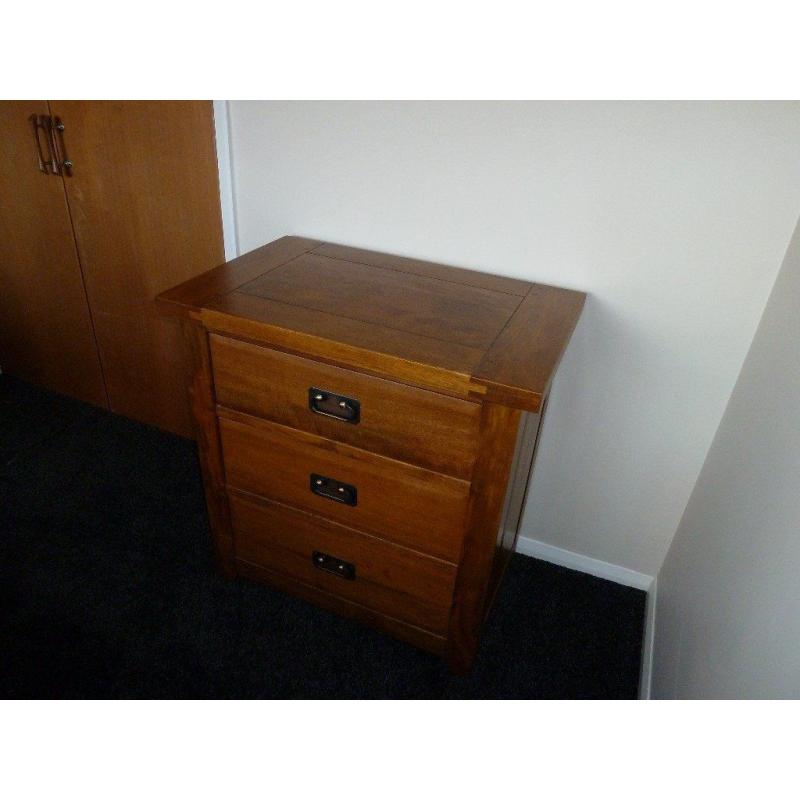 Chest of drawers