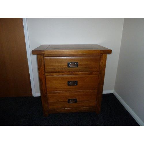 Chest of drawers