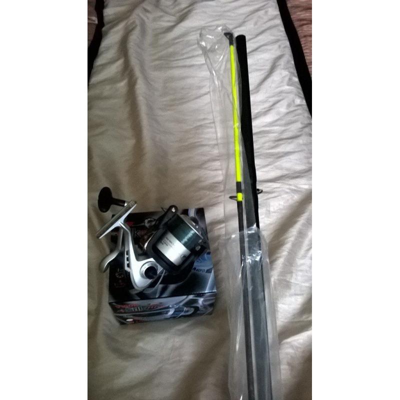 SEA FISHING BEACHCASTER AND REEL