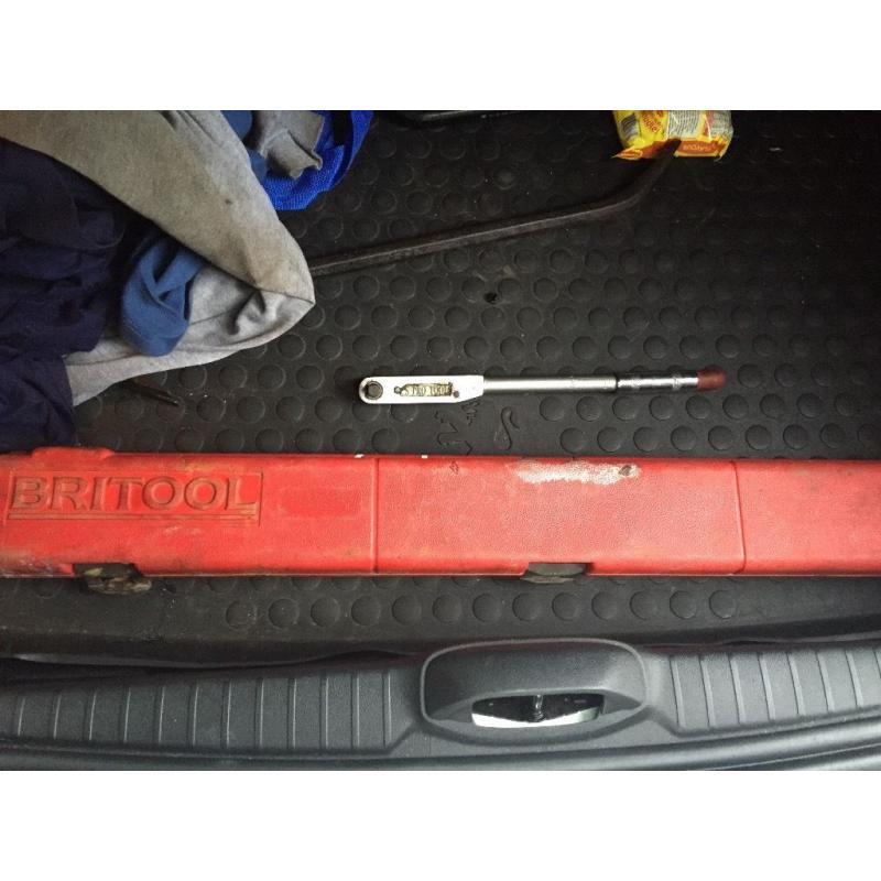 1/2 and 3/8 torque wrenches