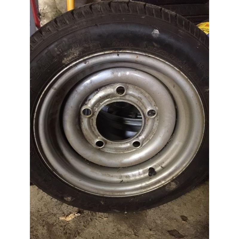 Trailer wheels and tyres