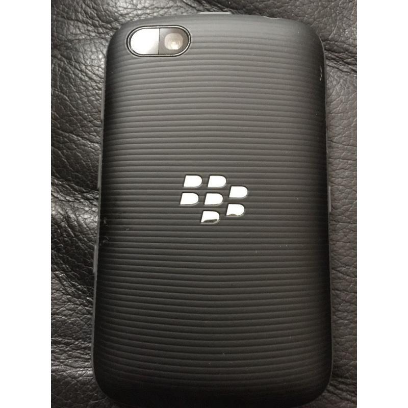 Blackberry 9720 touch and type unlocked mobile phone