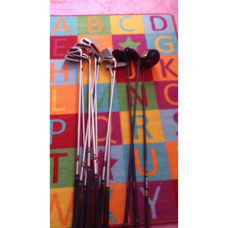 Golf bag and wheels