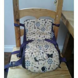 Munchkin Travel booster seat