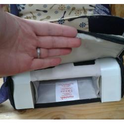 Munchkin Travel booster seat