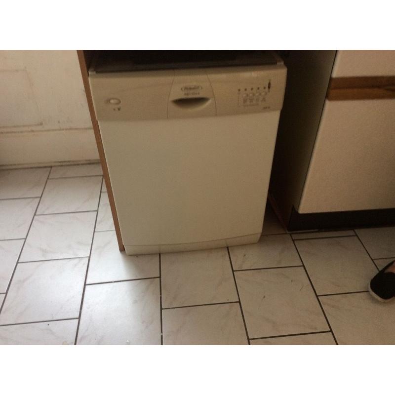 HOTPOINT AQUARIUS BEIGE/CREAM FULL SIZE DISHWASHER GOOD CLEAN CONDITION PERFECT WORKING ORDER