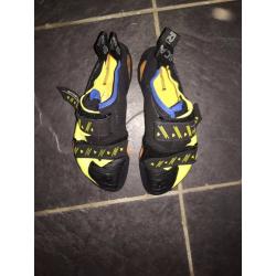 Scarpa Booster S climbing shoes, size 8.5 UK (42.5 EU)