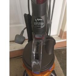 Dyson dc25 lightweight multi floor cleaner