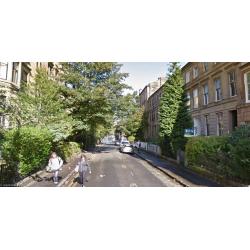 Beautiful double room available for rent in excellent West End location (G12 8JF) Hillhead