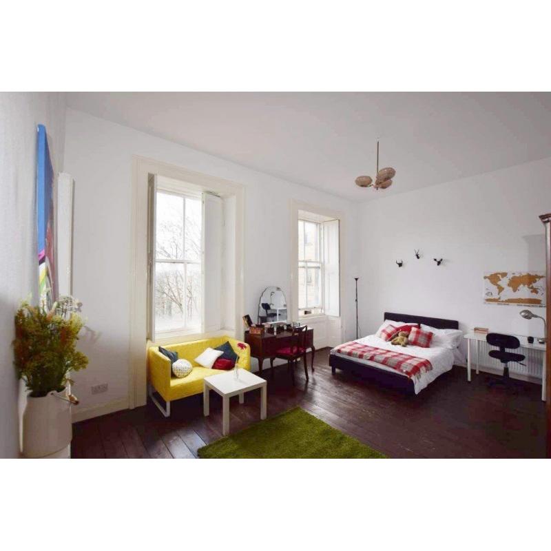Beautiful double room available for rent in excellent West End location (G12 8JF) Hillhead