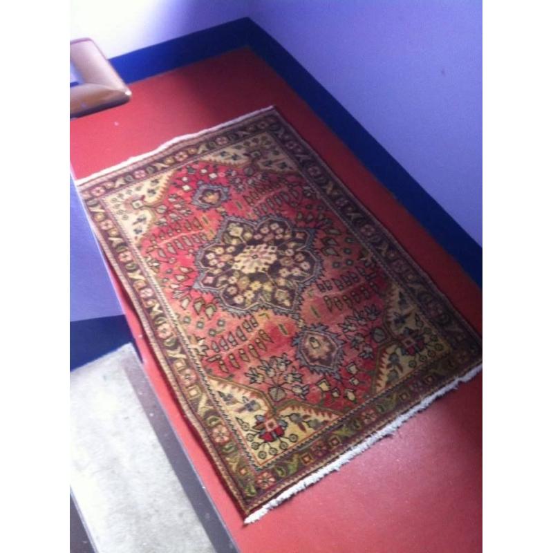 VERY NICE PERSIAN RUG- SEE PICS 146 x 111cm