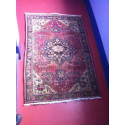 VERY NICE PERSIAN RUG- SEE PICS 146 x 111cm