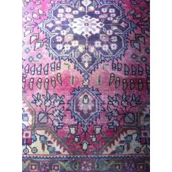 VERY NICE PERSIAN RUG- SEE PICS 146 x 111cm