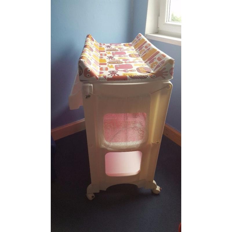 Cosatto bright fun baby change unit