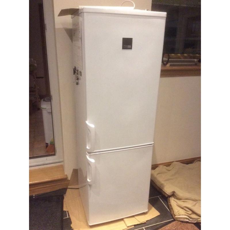 Zanussi 70/30 Fridge Freezer