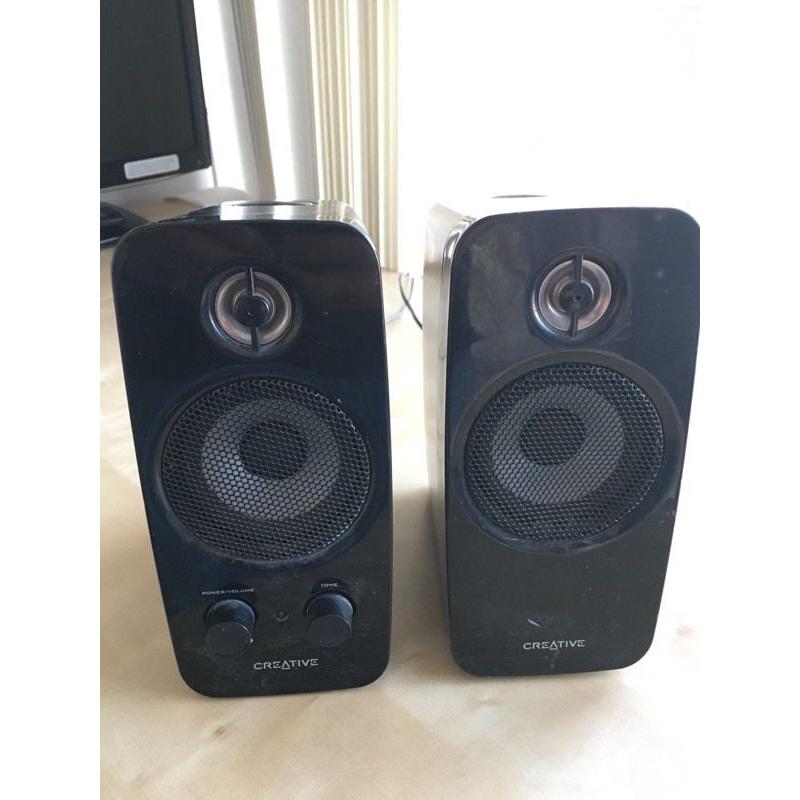 Pair of Creative speakers. Working well.