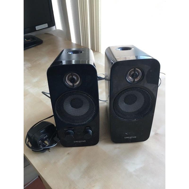 Pair of Creative speakers. Working well.
