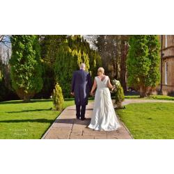 Wedding photographer wanting to capture couples & weddings