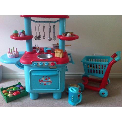 ELC Toy Kitchen with all the extras in excellent condition, a great birthday or christmas present.