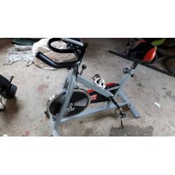 SPINNING BIKE EXERCISE BIKE