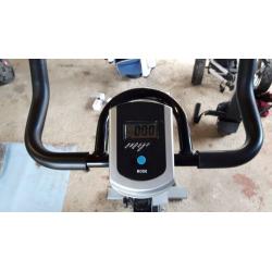 SPINNING BIKE EXERCISE BIKE