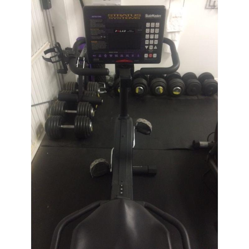Recumbent exercise bike