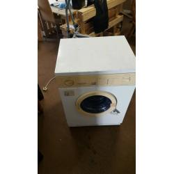 WHITE KNIGHT SENSODRY TUMBLE DRYER