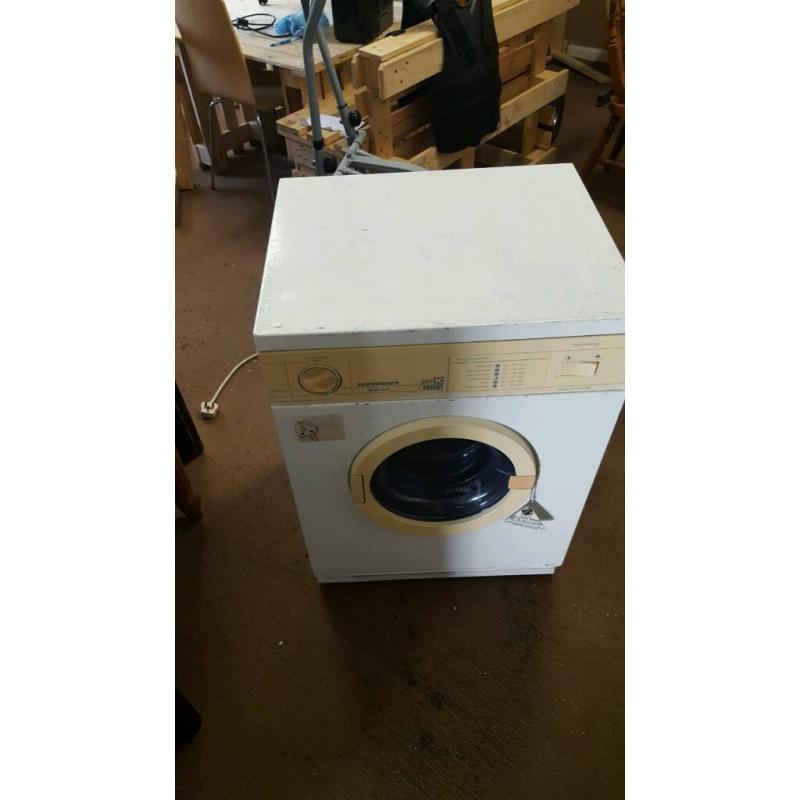 WHITE KNIGHT SENSODRY TUMBLE DRYER