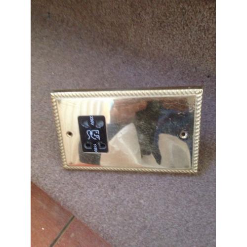 Electric shaver adapter