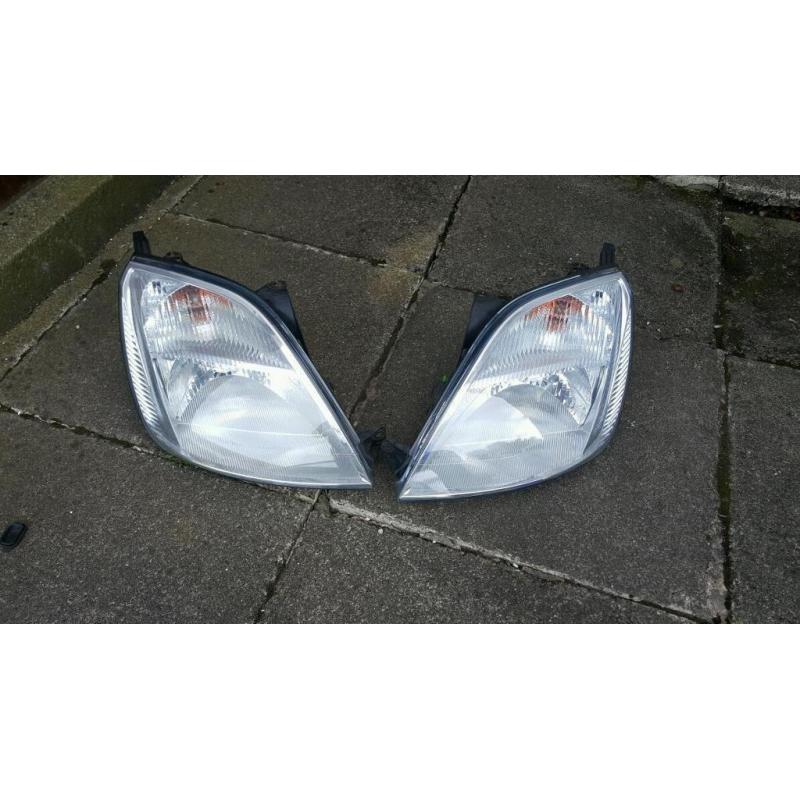 Ford fiesta mk6 headlights
