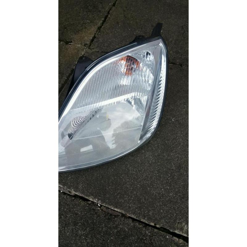 Ford fiesta mk6 headlights