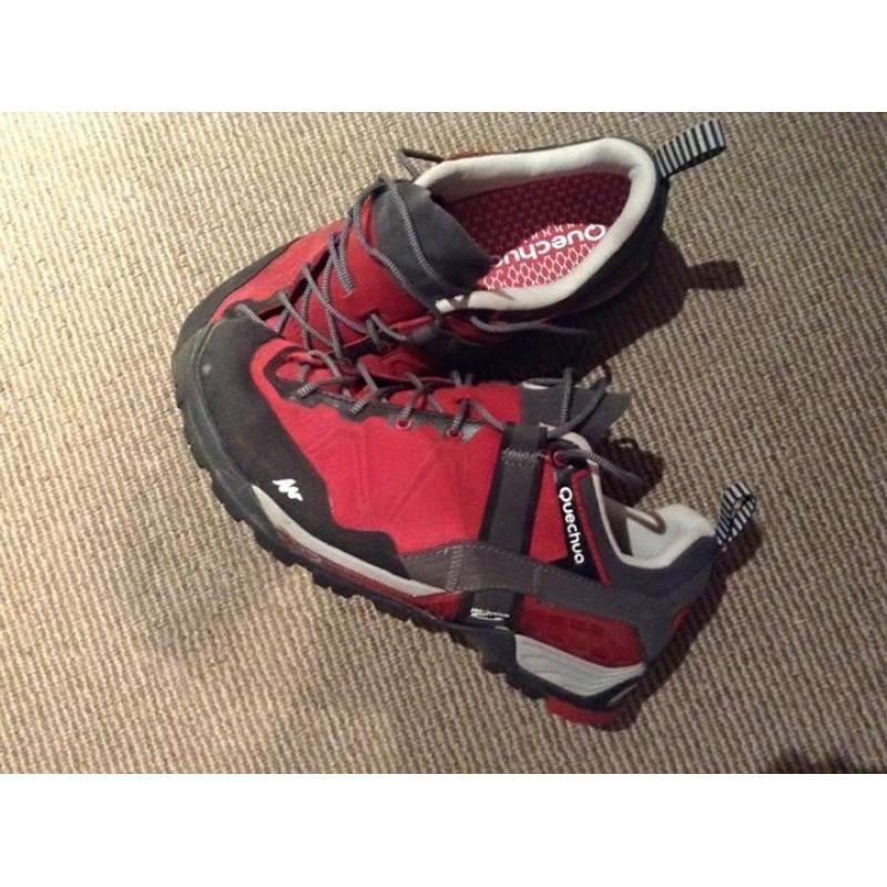 Trekking shoes