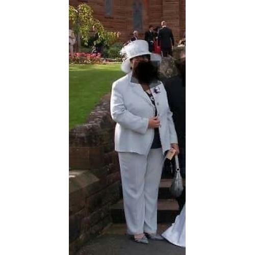 Mother of the bride suit with matching hat - pale blue size 20/22