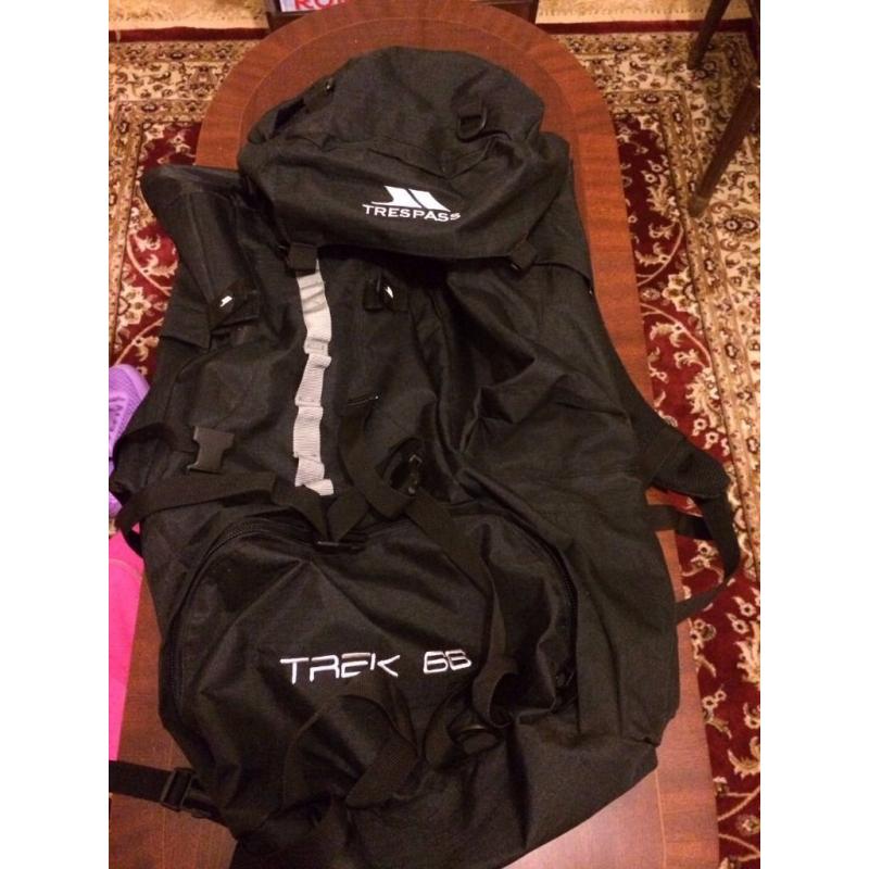 TRESPASS TREK 66 LITRE BLACK RUCKSACK *As New*