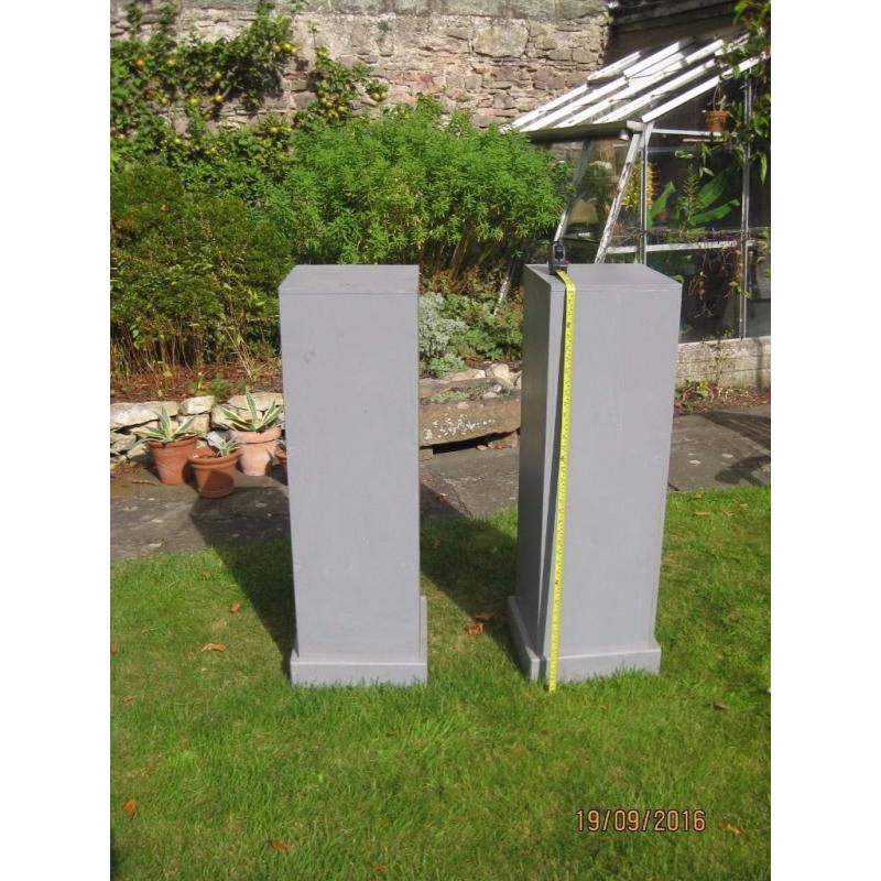 DISPLAY PEDESTALS FOR FLOWERS ETC