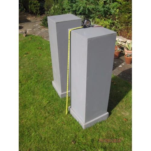 DISPLAY PEDESTALS FOR FLOWERS ETC