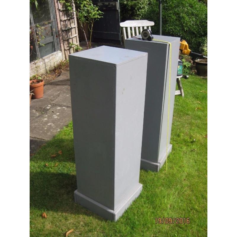 DISPLAY PEDESTALS FOR FLOWERS ETC