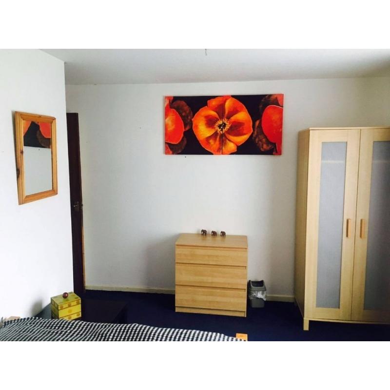 Short term double room in the city centre