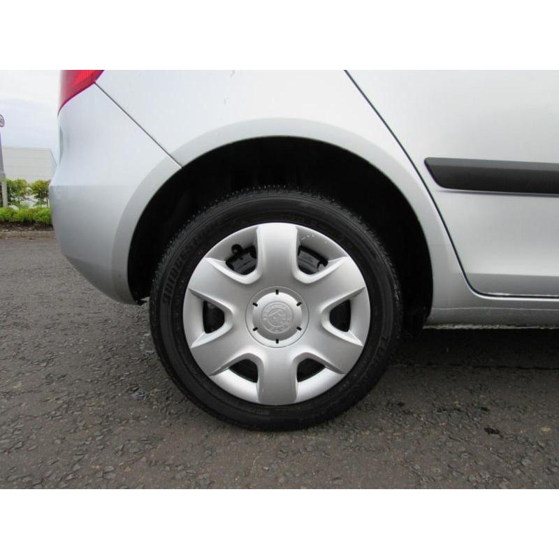 Skoda Fabia 1.2 HTP 12v ( 70bhp ) 2 ONE ELDERLY LADY OWNER FROM NEW ONLY 32k