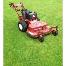 COMMERCIAL LAWN MOWER - Ferris Hydrowalk Zero Turn Petrol Mower 36' deck