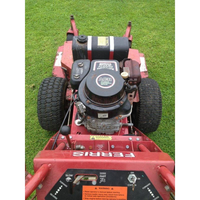 COMMERCIAL LAWN MOWER - Ferris Hydrowalk Zero Turn Petrol Mower 36' deck