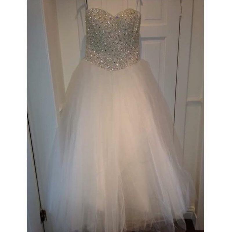 Brand new white princess wedding dress size 8-10 corset back encrusted bust